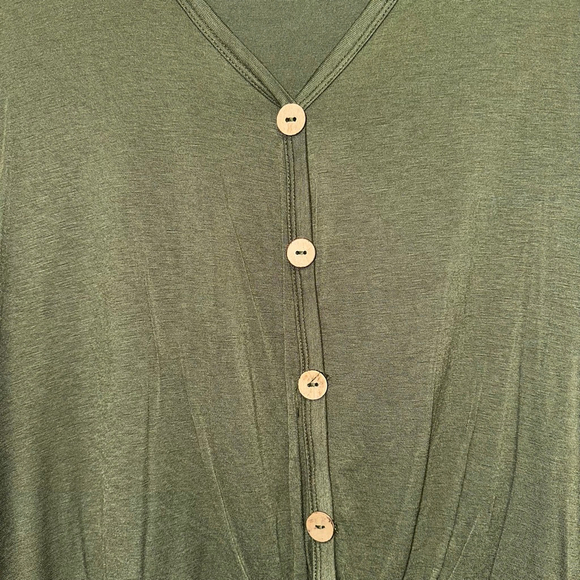 Women's Rue21 Green Button Front Tie Hem Short Sleeve Tee Medium Cozy - Picture 2 of 8